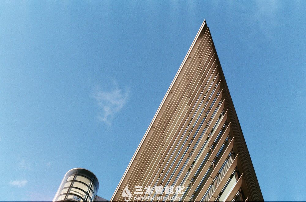 能耗監測系統常見問題診斷和分析!(圖1) brown concrete building under blue sky during dayti (1).jpg